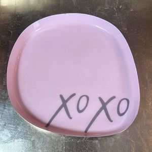 Valentine gift perfection!! “xoxo” gold metal & pink enamel trinket tray-NWOT